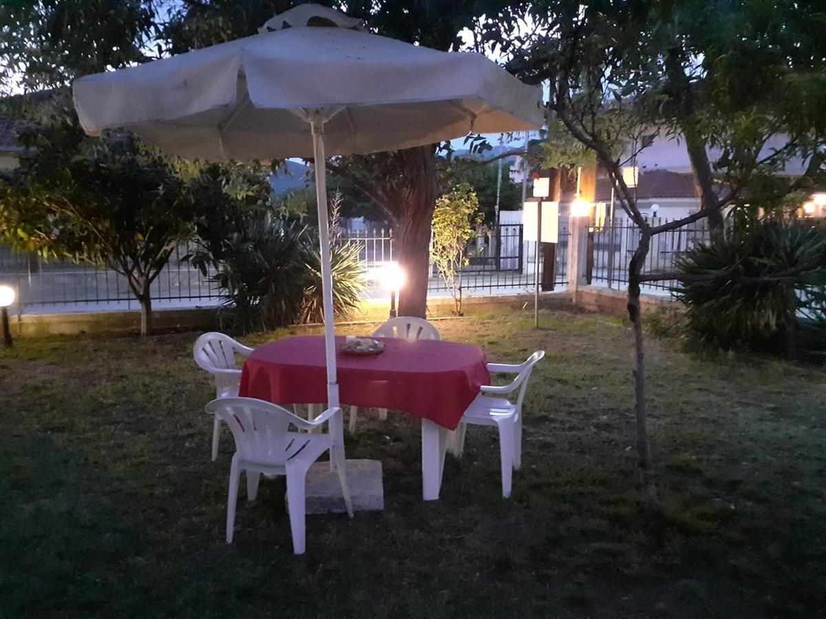 Polis΄ House Apartment Vrasna Luaran gambar