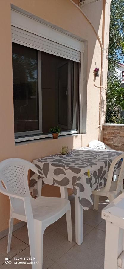 Polis΄ House Apartment Vrasna Luaran gambar